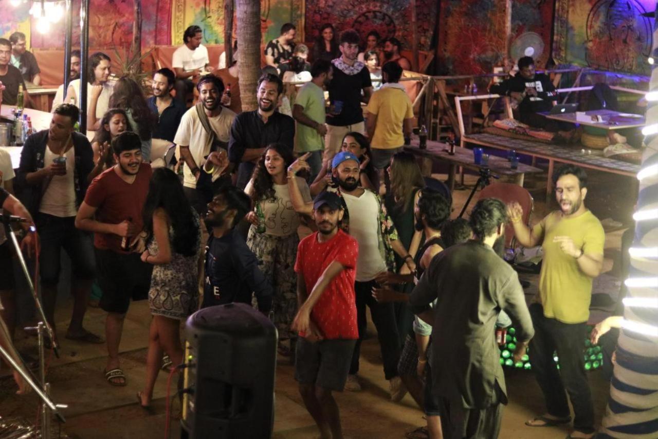 Mandala House - Party
