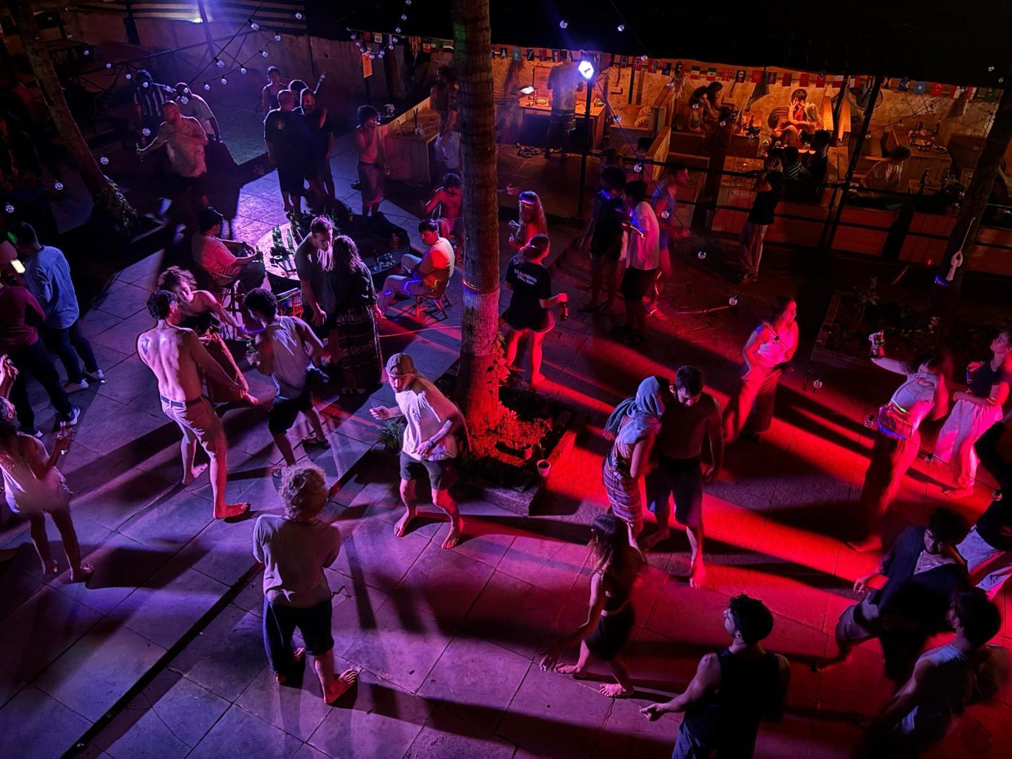 Mandala House - Party Hostel